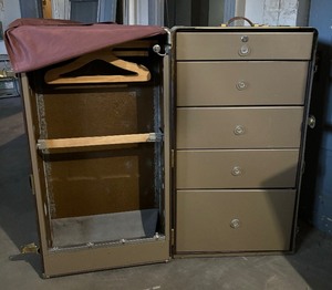 lot 12 image: Vintage Wardrobe Trunk