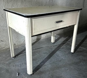 lot 13 image: Vintage Enameled Table