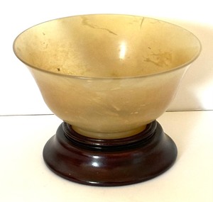 lot 86 image: Vintage Chinese Carved Jade Bowl with Stand