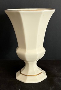 lot 98 image: Lovely Lenox Vase