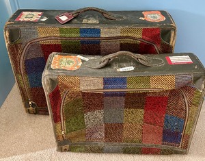 lot 47 image: Vintage Two Piece Skyway Tweed Luggage