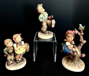 lot 56 image: Great Group of Vintage Hummels, Including Apple Tree Girl