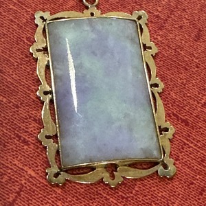 lot 17 image: Vintage Lavender and Green Jade Jewelry Pendant