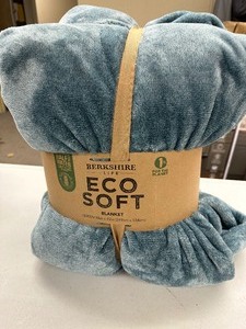 lot 153 image: New Berkshire Life Eco Soft Queen Size Blanket Teal