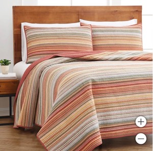 lot 150 image: New Retro Chic 3-Piece Cotton Quilt Set - Queen Size