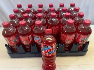 lot 383 image: 24x 20oz Bottles Mountain Dew-Star Spangled Splash