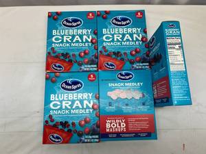 lot 140 image: 5x 5-1oz Packs Ocean Spray Blueberry Cran Snack Medley