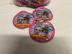 lot 16 image: 20 Bath Bomb Crumbles-LOL Surprise