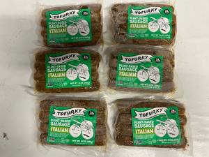 lot 45 image: 2x 1lb BBQ Pulled Chicken-Four Brothers