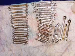 lot 90 image: Assortment of SAE and Metric Craftsmen wrenches
