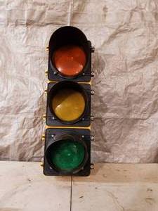 lot 22 image: 30 Stop Light