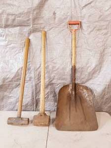 lot 30 image: 2 sledgehammers and a scoop shovel