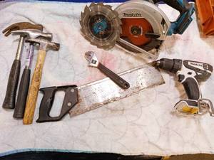 lot 95 image: hand tools, Makita drill and circular saw (no batteries or charger)