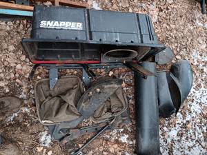 lot 8 image: Bagger system for snapper riding mower