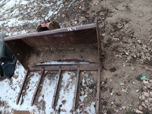 lot 76 image: small bucket for small loader