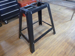 lot 16 image: Central Machinery Heavy Duty Tool Stand