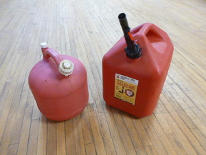 lot 25 image: 2 Gas Cans
