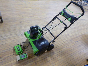lot 37 image: Greenworks Digipro Brushless Snow Thrower