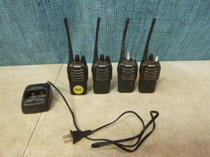 lot 63 image: 4 Retevis Walkie-Talkies