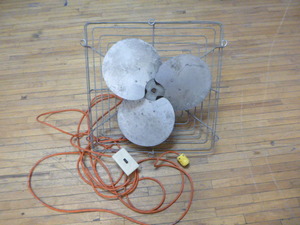 lot 73 image: Shop Fan