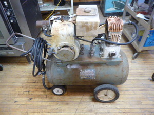 lot 76 image: Speedaire Air Compressor