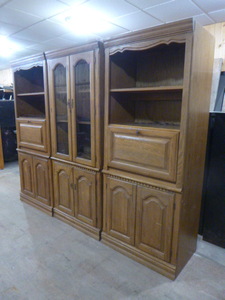 lot 84 image: 3 Piece Oak Wall Unit