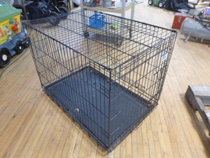 lot 92 image: Pet Lodge Wire Pet Kennel