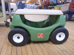 lot 96 image: Step 2 Multi-Purpose Portable  Work Seat