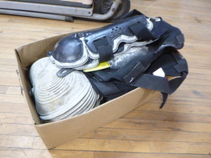 lot 109 image: Protective Knee Pads