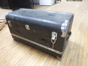 lot 117 image: Vintage Car Trunk