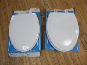 lot 125 image: 2 Bemis Toilet Seats