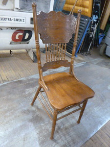 lot 140 image: Oak Dining Chair