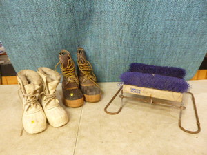 lot 145 image: Winter Boots