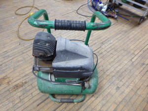 lot 150 image: Small Air Compressor
