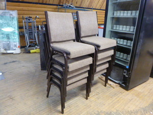 lot 151 image: 10 Stackable Chairs