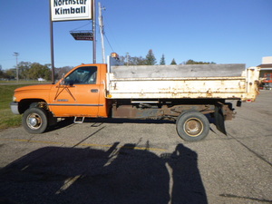 lot 1 image: 1997 Dodge Ram 3500 Truck