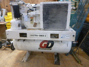 lot 10 image: Gardner Denver Electra-Saver II 25 HP Air Compressor