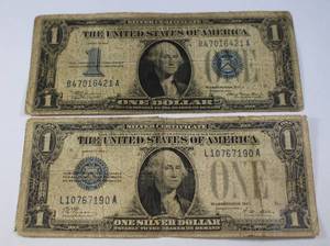 lot 25 image: 2 - Silver Certificates 1 Dollar Bills Funny Back
