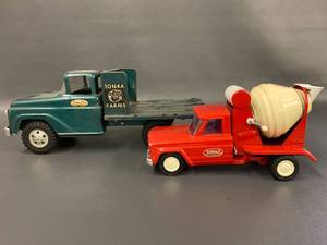lot 4H image: Tonka Vintage Toy Truck Set