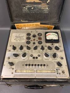 lot 8A image: Hickok Model 533 Tube Tester