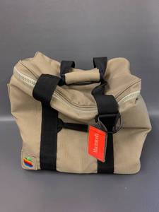 lot 15A image: Vintage Macintosh Apple Carry Bag