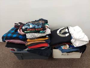 lot 16K image: Lot of 50 Mens Clothing M-XL