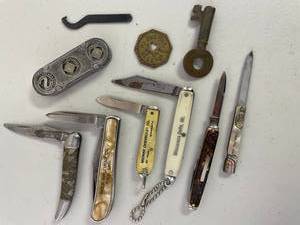 lot 23 image: Vintage Pocket Knives & Tools Collection
