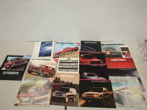 lot 25A image: Vintage Chevrolet Brochure Collection