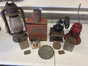 lot 25R image: Vintage Rustic Homeware Lot
