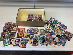 lot 26R image: Mixed Sports Trading Card Lot