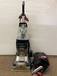 lot 35 image: Hoover PowerScrub XL Carpet Cleaner
