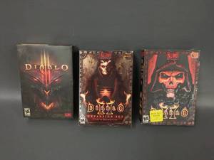lot 39A image: Blizzard Diablo PC Game Collection (Diablo III DVD Missing)