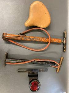 lot 42H image: Vintage Bicycle Accessories Lot