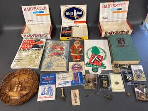 lot 45H image: Vintage Collectible Memorabilia Lot
